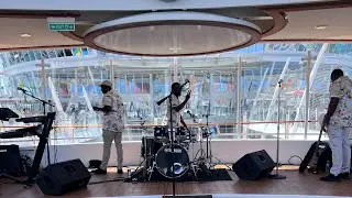 Pool deck music Symphony of the Seas
