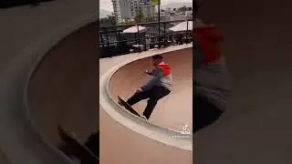 Acompa&ntilde;enme a patinar el bowl de House of Vans CDMX