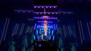 J.lo попросила не спать. Английский разбор концерта в Алматы. #английскийonline #kazakhstan