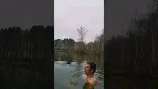 Оказался в ледяной воде. Ощущения от холодной воды.