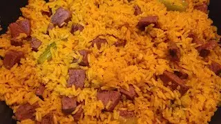 Arroz con Salami. Locrio de Salami. Comida Dominicana. How to make rice with Salami.