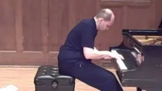 Naoumoff plays his own piano transcription of Bach's organ Passacaglia BWV 582