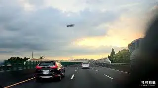 我記得你眼裡的依戀