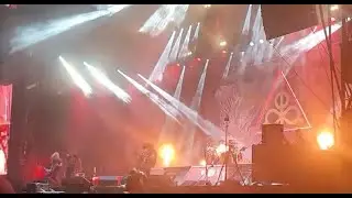 LAMB OF GOD played with 3 guitarists as Phil Demmel joined them for Redneck .. video on line!