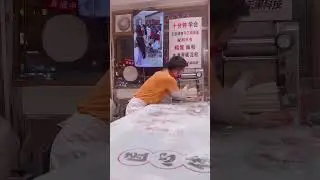 Handmade Egg Noodles with Dramatic Movements &ndash; Full Machine Press Technique & Livestream Preview
