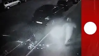 Retour de flamme : il tente de br&ucirc;ler une voiture et met le feu &agrave; ses v&ecirc;tements - vid&eacute;osurveillance