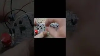 Rocket Fuzz Pedal Meets The Big Muff Pi Through Old CB Radio Found In The Trash #guitarpedals