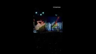 Taylor Swift proves her mic is live with voice crack mid-song