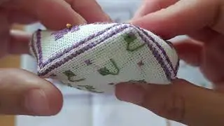 Mon Petit biscornu de Juillet,challenge de séve @les-loisirs-de-seve #pointdecroix #broderie 🧵🪡