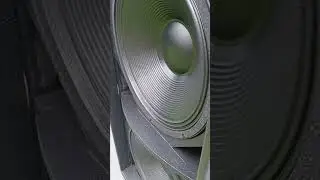 Testing martin audio ws218x