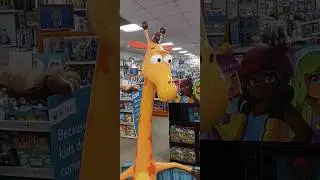 GEOFFREY & Toy's R Us are BACK!  #shorts #toysrus #geoffrey