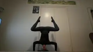 Move Your Asana (dynamic headstand)
