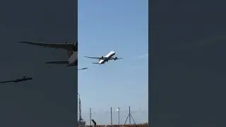 Flight towards Country of Maple Leaf😎😉 #airplane #aviation #aircraft #shortsviral #airbusaircraft