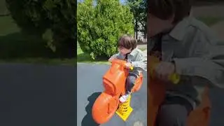 даниэль на площадке/danieli axalbagshi