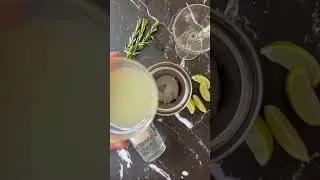 The Classic Rosemary Gimlet: A Must-Try Cocktail Recipe! 🍸#gimlet #gincocktail #cocktails #shorts