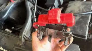 Расположение блока предохранителей Jeep Grand Cherokee