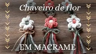 Chaveiro de flor em macrame 