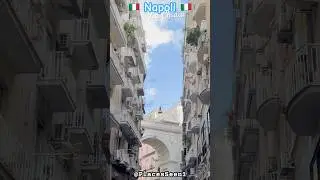 Walk&rsquo;in ViaChiaia🇮🇹Napoli@PlacesSeen1 #napoli#italywalkingtour#italy#italia#naplesitaly#napoleon