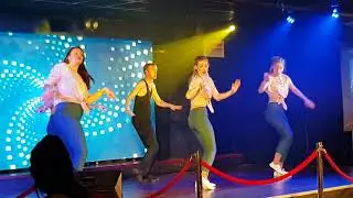 Kevin and girls Vauxhall holiday park Yarmouth v-arena dancing