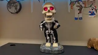 Gemmy 2001 Big Head Skeleton 