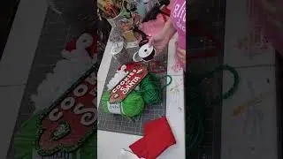 How to make a fake glass of milk & quick lollipop swirl to use as Christmas wreath embellishments 