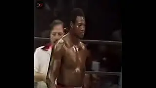 LARRY HOLMES vs MIKE WEAVER I (1979) HD #SHORTS