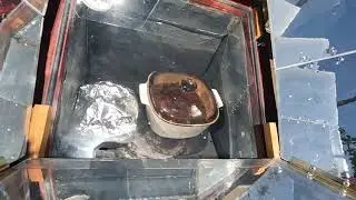Heating up leftovers with rice in the Solar Oven