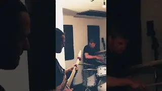 Last track of the evening turned full groove&mdash;Mike&rsquo;s Nice Sternum hits hard in the rehearsal room 🔥🎸