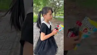 Poor Homeless Woman and Kind Little Girl!! 🤧🥰 - IVY #shorts #funny