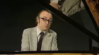 Alfred Brendel &bull; Franz Schubert - Impromptus op.90 D899 & Introduction Engl. Subtitles - REMASTERED