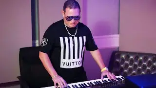 Music Producer Scott Storch making Beats Live on a Jet! 🎶
