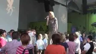 Francine Jordi in Neubruck am 25.04.2015