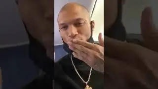 JEREMY MEEKS blowing KISSES!!! 💋