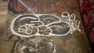 Graffiti throw ups(short ahh video)
