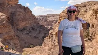 As&iacute; es visita la PEQUE&Ntilde;A PETRA, llegamos hasta el monasterio 😜 // un colibr&iacute; de viaje 