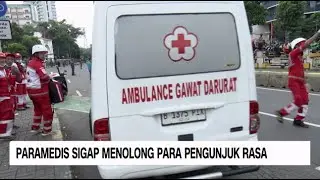 Paramedis Sigap Menolong Para Pengunjuk Rasa