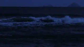 Escape into calm with the soothing sounds of ocean waves, perfect for a restful night&rsquo;s sleep