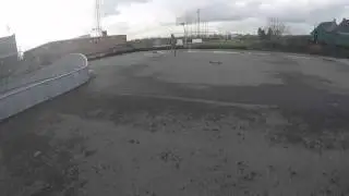 skater loses his wheel while skating!!!!