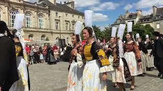 Quimper : au Festival de Cornouaille, une danse pour cl&ocirc;turer la d&eacute;ambulation