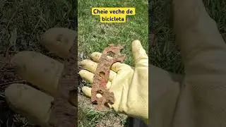 Cheie veche de bicicleta !