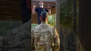 Army Special Forces Green Beret evaluates recruits in max pull-ups #SpecialForces #GreenBeret #Army