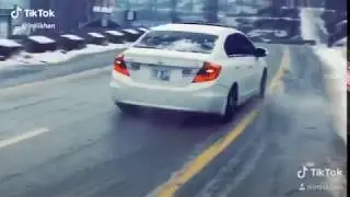 Amazing Stunts In Rainy Road