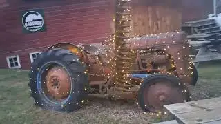 Miren etractor Como se ve con luces. navideñas Miren 😱🚜🧎