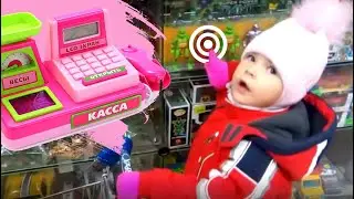 С папой по магазинам за игрушками и едой 🥰 Мамина помощница