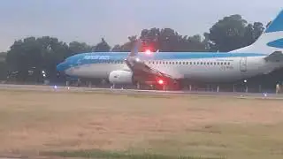 Boeing 737 800 LV-FVN AA pista 13