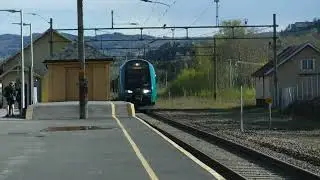 (Type 75) RE30 to Gjøvik Arrives and Departs at Gran Station - 9.5.2024