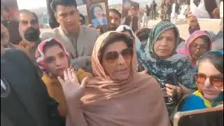 Aleema khanum outside adiyala jail with pti workers media talk 