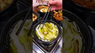 Features There are five flavors of clay pot noodles, among which the green pepper flavor is uniq