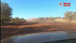 Mereenie Loop drive Red Centre NT Auustralia  Đường đất đỏ Mereenie