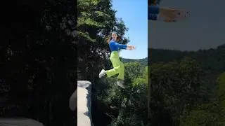 Running over a cliff like a cartoon character 🏃🏻&zwj;♀️ #vfx